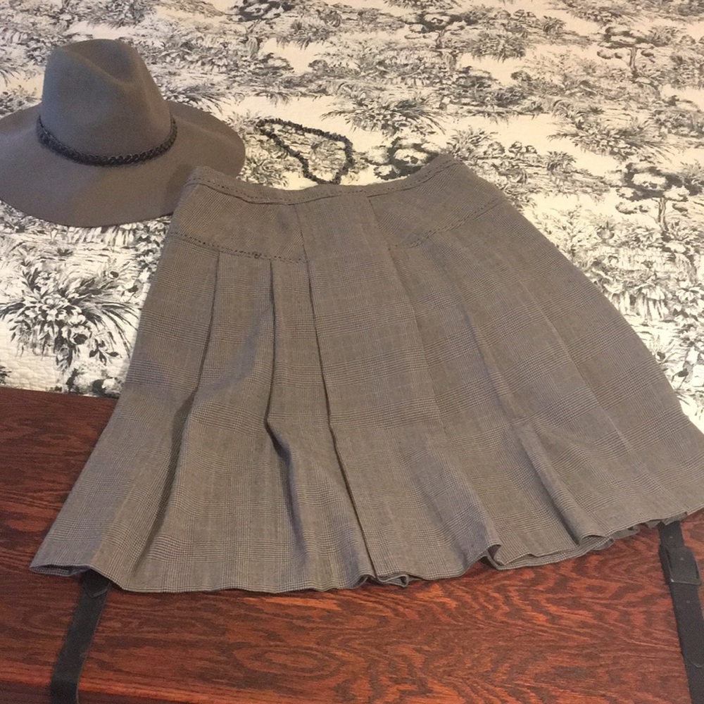 Vintage pleated houndstooth skirt